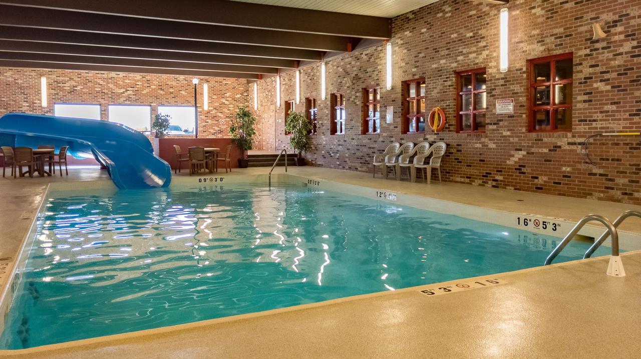 Hotel Bcminns - Lloydminster
