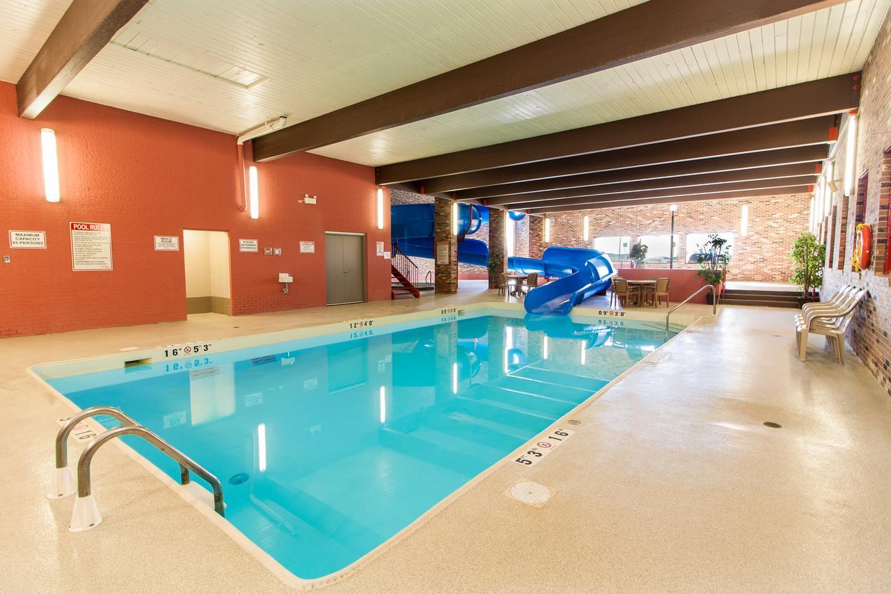 Hotel Bcminns - Lloydminster